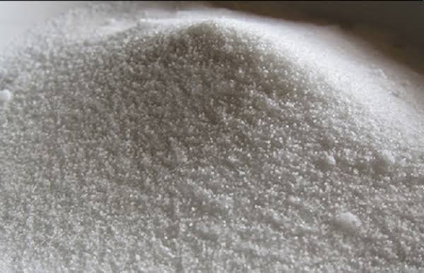 Fine white soda ash powder